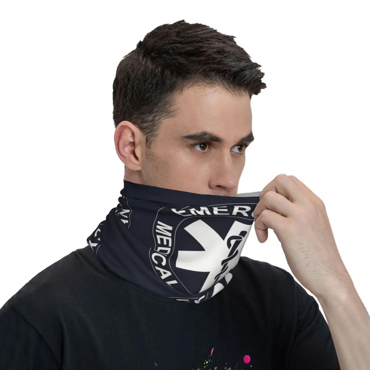 Emergency Medical Technician Multifunctional Neck Gaiter Scarf, Breathable Polyester Neck Warmer with Stretch, Unisex Fashionable Weaved Outdoor Cycling Running Scarf, EMT Print Balaclava for Adults